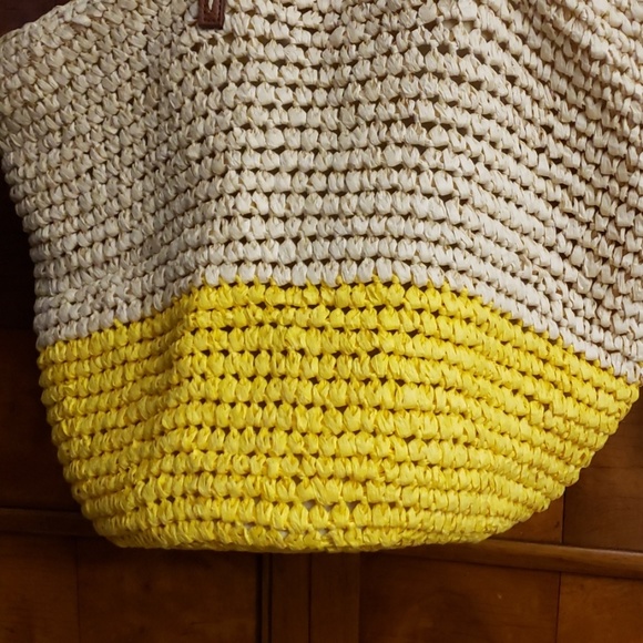 Old Navy Two-Toned Straw Bag With Brown Handle - Picture 2 of 8